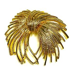 Vintage Brooch Signed MONET Vtg Gold Tone Costume Jewelry Pin Lot U092